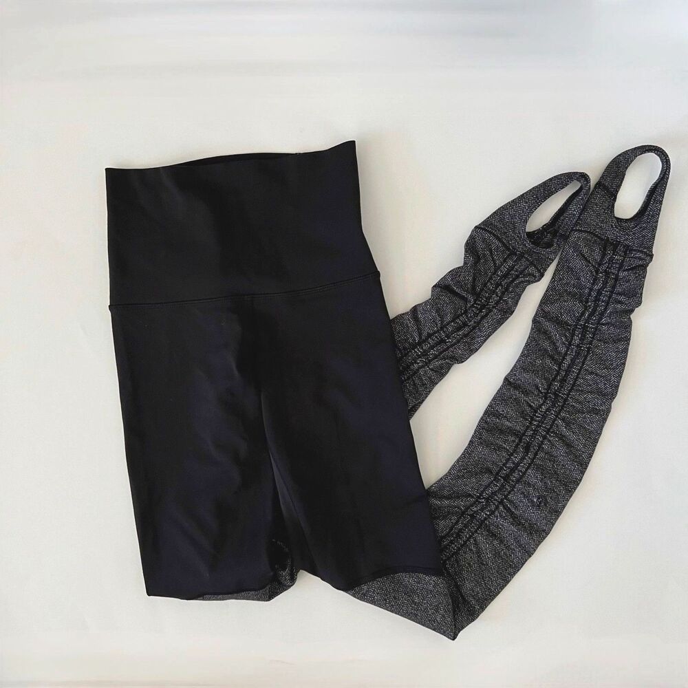 💛 LULULEMON Wunder Under Stirrup Herringbone Grey Black Leggings Womens Size 2